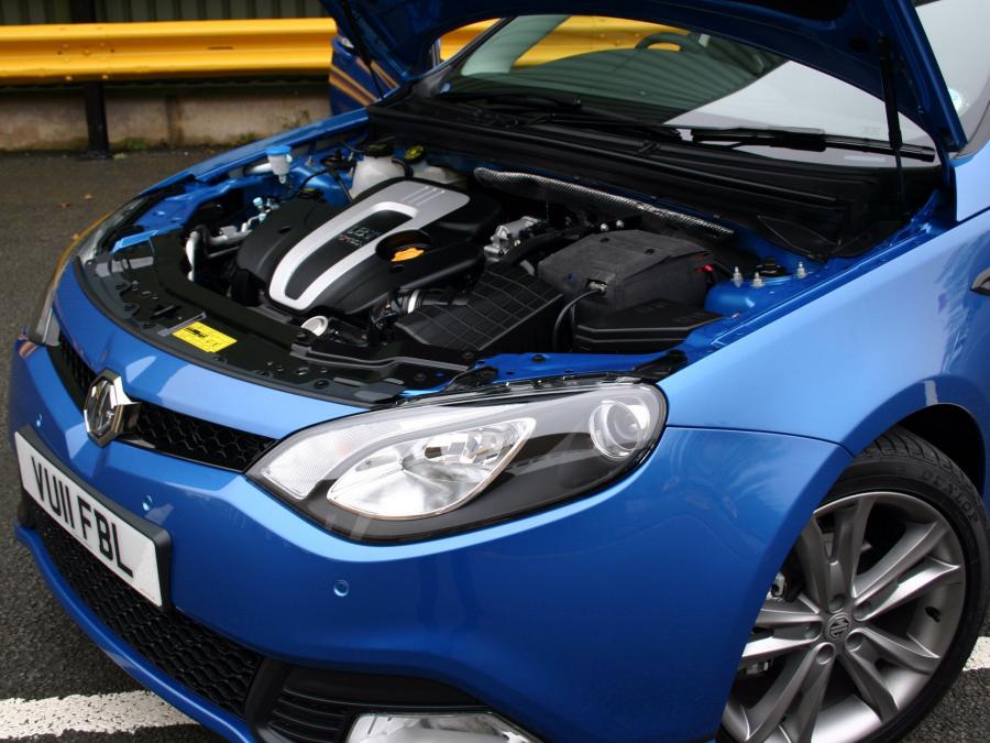 MG 6 GT 2011 года  (UK) (фото 7 из 13)